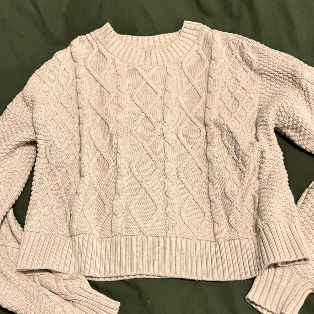 Hollister Women's beige cable knit sweater